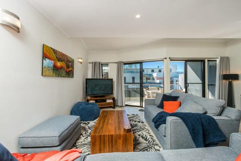 Byron Bay Accom Unit 2 8 Lawson Street, Byron Bay - Absolute Solace Apartment in Byron Bay