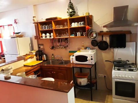 Kitchen or kitchenette, minibar, pet friendly, stove, toaster