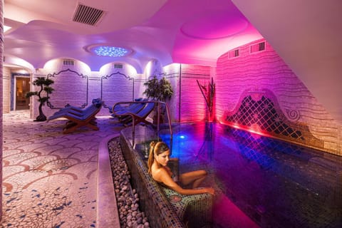 People, Spa and wellness centre/facilities