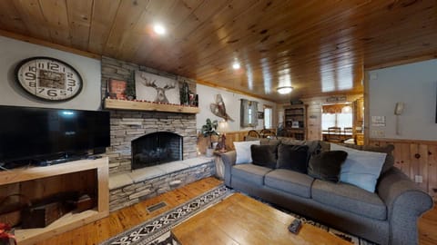 The Ranch Cabin in Great Smoky Mountain House in Sevier County