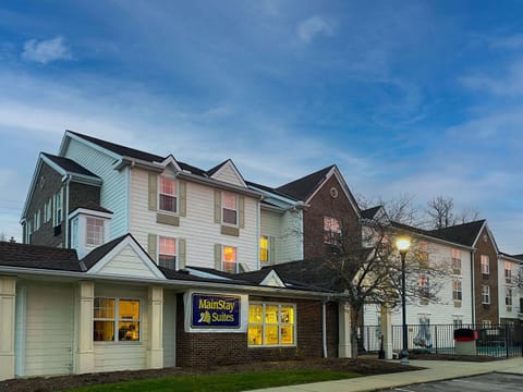 MainStay Suites Middleburg Heights Cleveland Airport Hôtel in Middleburg Heights
