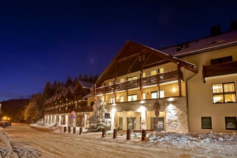 Facade/entrance, Winter