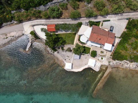 Property building, Day, Natural landscape, Bird's eye view, Garden, Beach, Sea view