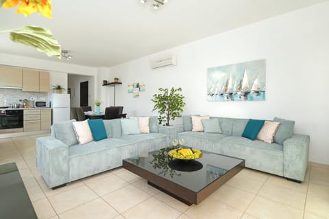 Neraida - 2Bed Apart walk to Kalamies Beach Apartment in Paralimni