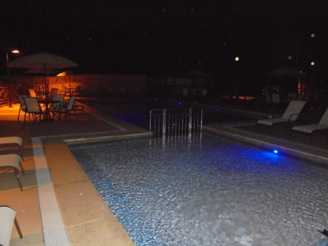 Swimming pool, Swimming pool