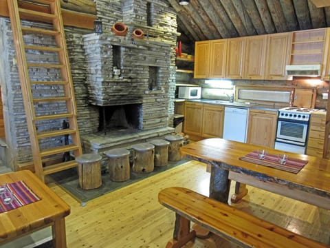 Kitchen or kitchenette, Living room, Photo of the whole room, Dining area