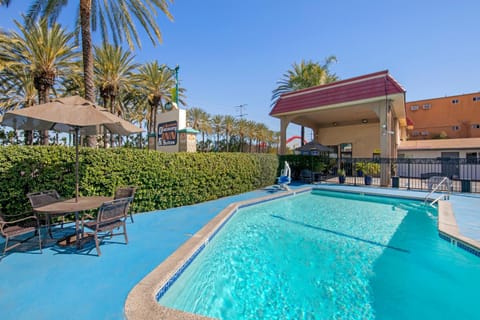 Anaheim Discovery Inn and Suites Motel in Garden Grove