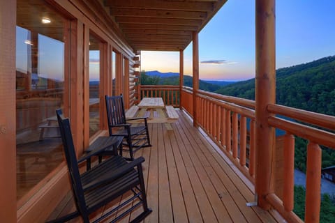 Splash Mountain Lodge Apartment in Pigeon Forge