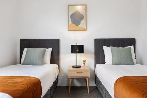 Oxley Court Serviced Apartments Apartment hotel in Canberra