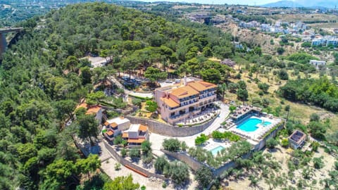 Property building, Bird's eye view, Swimming pool