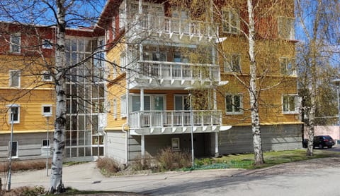 Property building, Spring, Day, Seasons