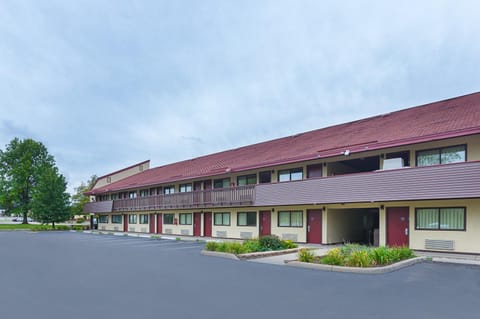 Red Roof Inn Lansing West - MSU Motel in Lansing
