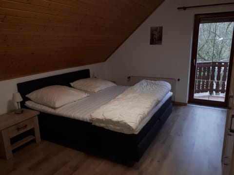 Bed, Photo of the whole room, Decorative detail