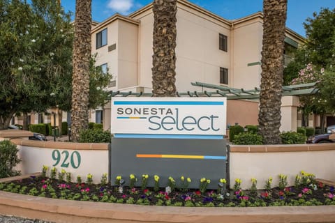 Sonesta Select Phoenix Chandler Hotel in Chandler