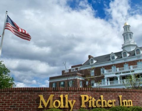 Molly Pitcher Inn Hotel in Red Bank