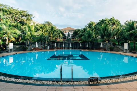 Property building, Garden, Pool view, Swimming pool