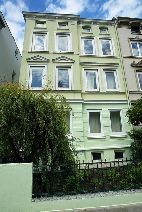 Property building, Day