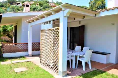 Patio, Facade/entrance