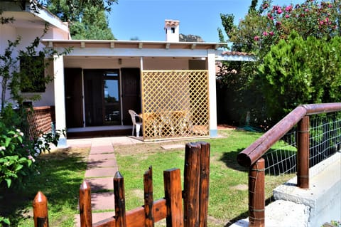 Facade/entrance, Garden, Garden