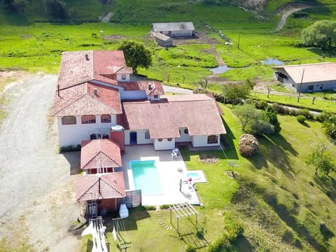 Bird's eye view, Pool view