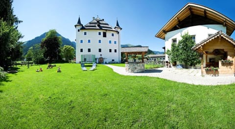 Saalhof Castle Condo in Zell am See