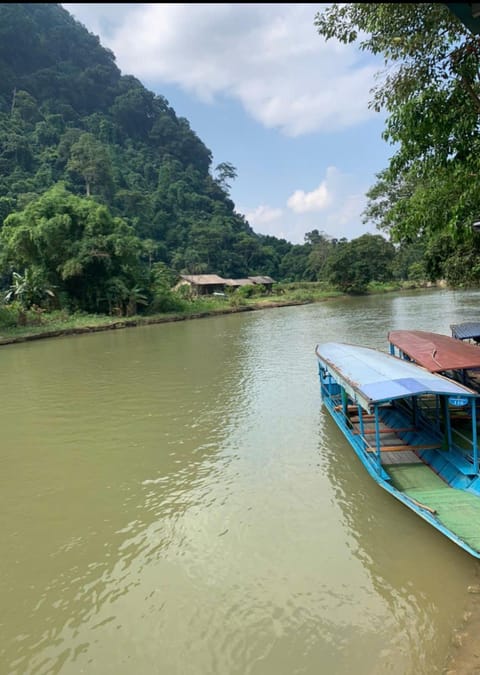 Hoàng Nguyên Homestay Ba Be Vacation rental in Laos