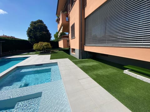 Property building, Swimming pool