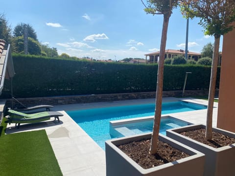 Pool view, Swimming pool