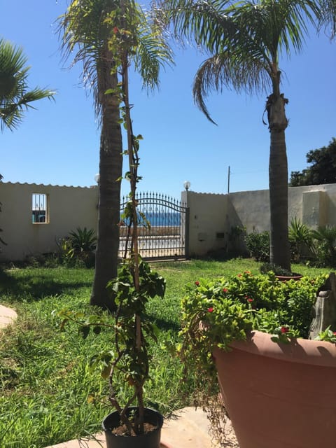 Villa rosa fronte mare Apartment in Mazara del Vallo