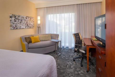 Sonesta Select Charlotte University Research Park Hotel in University Place