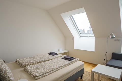 Central Living Apartments - Belvedere Condo in Vienna