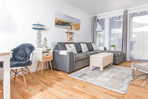 Living room, Photo of the whole room