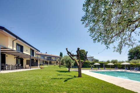 Property building, Garden, Garden view, Swimming pool