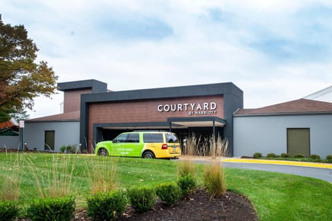 Courtyard by Marriott Dulles Airport Herndon/Reston Hotel in Herndon