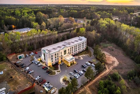 Wingate by Wyndham State Arena Raleigh/Cary Hotel Hôtel in Cedar Fork