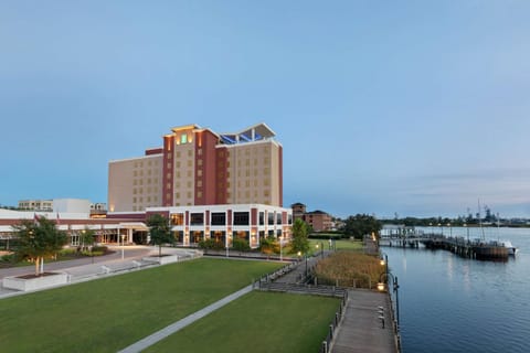 Embassy Suites By Hilton Wilmington Riverfront Hotel in Wilmington