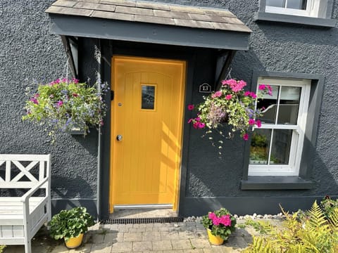 Yellow Water Cottage Rostrevor House in Louth, Co. Louth, Ireland