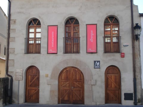 Facade/entrance, City view