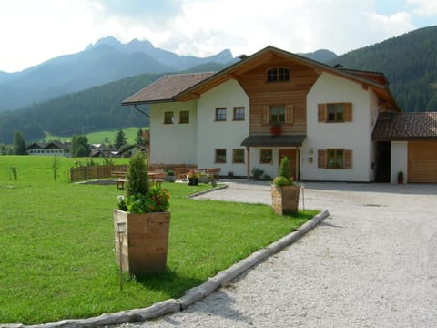 Stifterhof Farm Stay in Prags