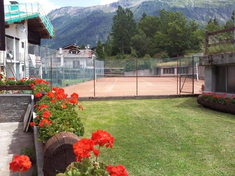 Tennis court