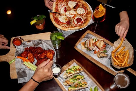 Restaurant/places to eat, Food and drinks, Food, Drinks