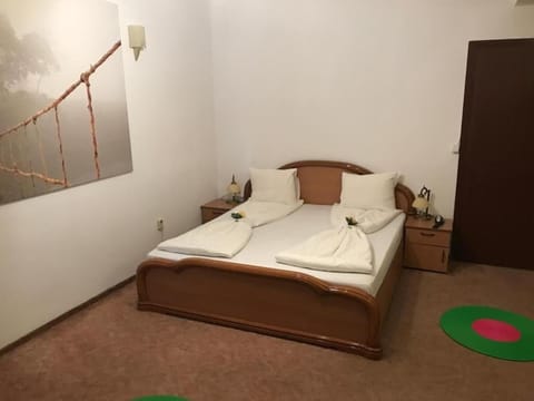 Pension La Noblesse Bed and Breakfast in Bucharest