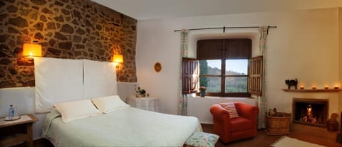 Bedroom, Garden view, Mountain view