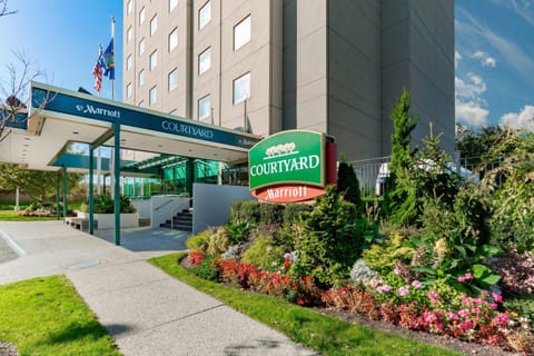 Courtyard by Marriott New York JFK Airport Hotel in South Ozone Park