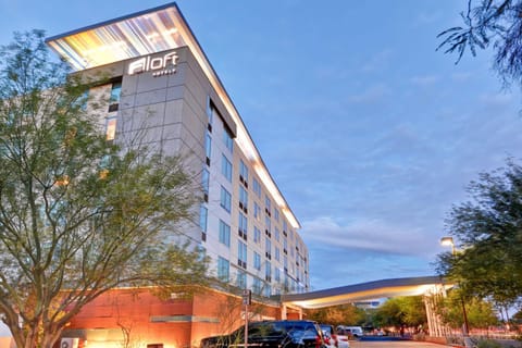 Aloft Phoenix Airport Hotel in Phoenix