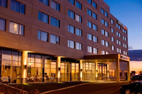 Courtyard by Marriott Montreal Airport Hotel in Montreal