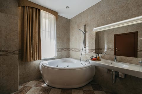 Bathroom, Bath