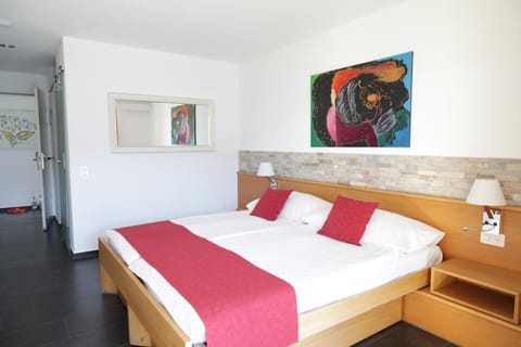 Hotel Garni Morettina Bed and Breakfast in Canton of Ticino