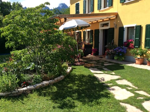 Patio, Facade/entrance, Garden