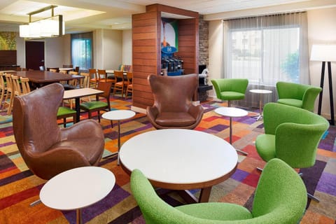 Fairfield Inn & Suites Chicago Midway Airport Hotel in Bedford Park